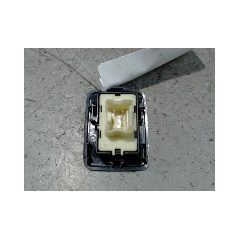 COMMANDE LEVE-GLACE PORTE AVD DACIA SANDERO 2008-