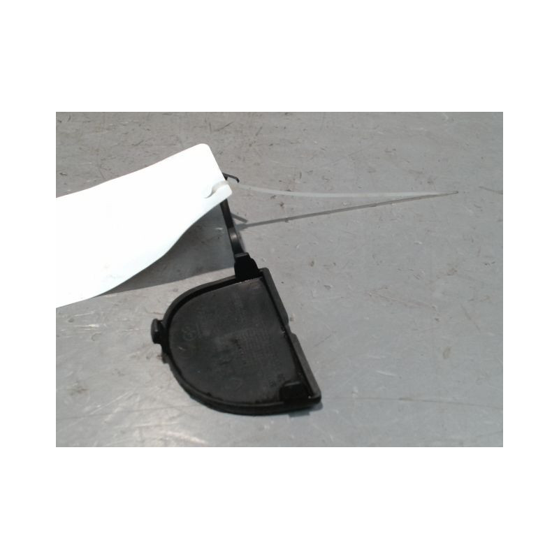 OBTURATEUR COUVRE CROCHET DE BOUCLIER AV RENAULT MEGANE III ESTATE 09-