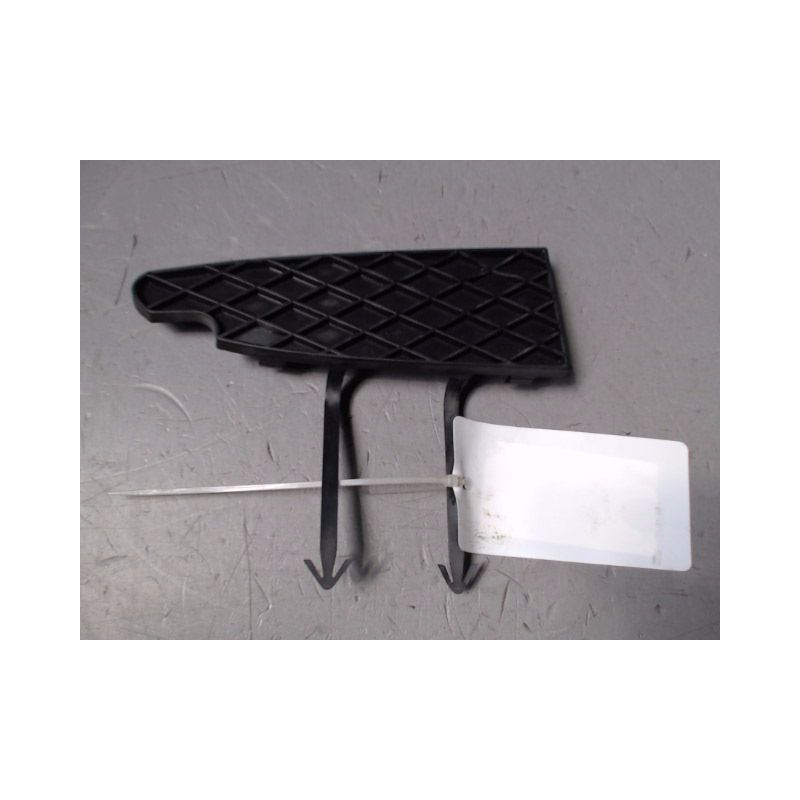 OBTURATEUR COUVRE CROCHET DE BOUCLIER AV MERCEDES CLASSE A 2001 -