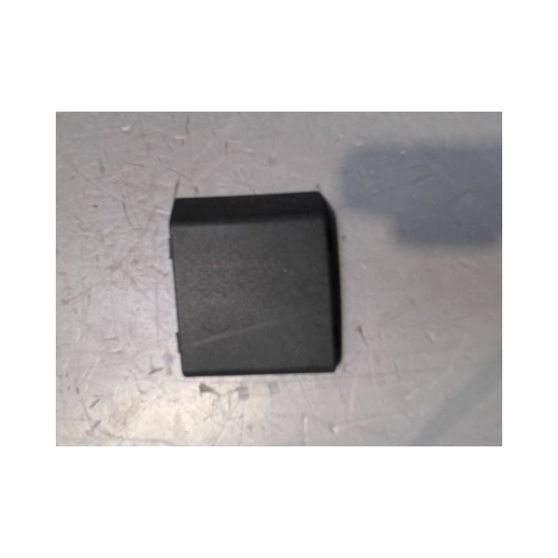 OBTURATEUR COUVRE CROCHET DE BOUCLIER AV RENAULT MEGANE III 2008-