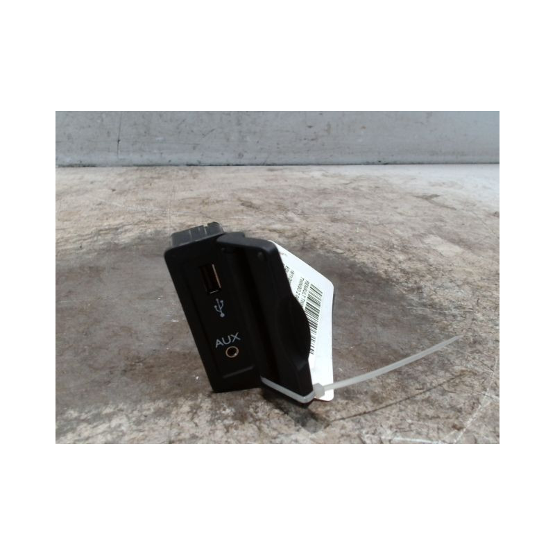 PORT USB/AUX RENAULT TWINGO 2 2009-