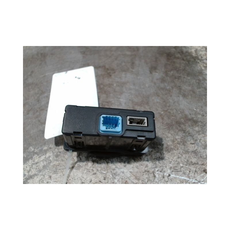 PORT USB/AUX RENAULT TWINGO 2 2009-