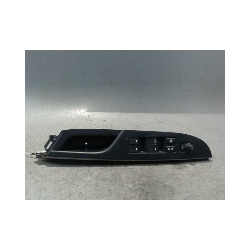 COMMANDE LEVE-GLACE PORTE AVG SUZUKI SX4