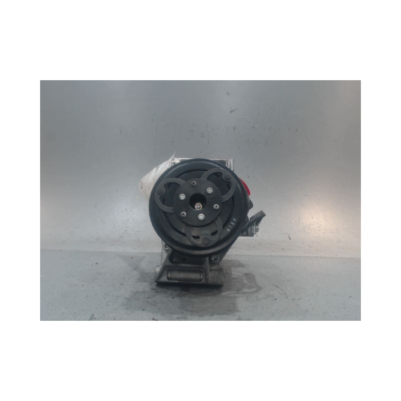 COMPRESSEUR AIR CONDITIONNE DACIA SANDERO