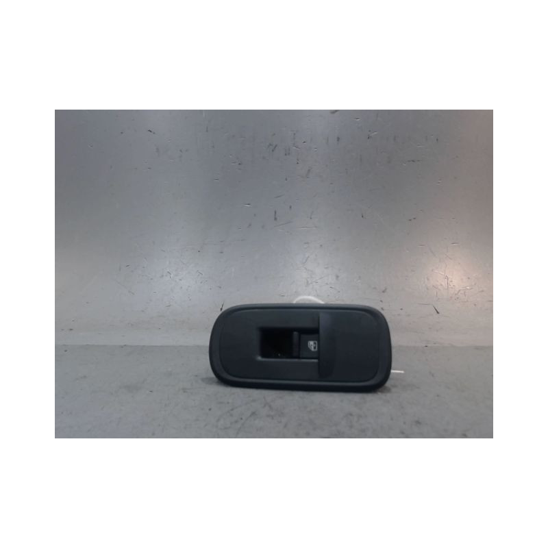 COMMANDE LEVE-GLACE PORTE AVD FIAT 500
