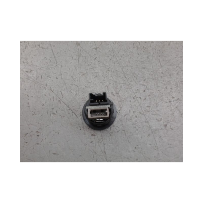 PORT USB/AUX PEUGEOT 208