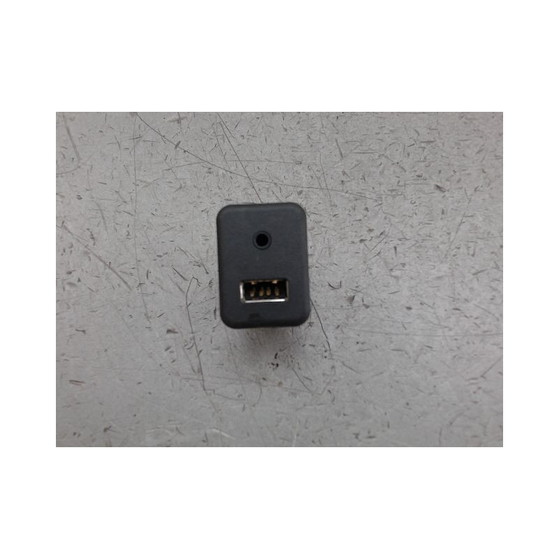 PORT USB/AUX CHEVROLET SPARK