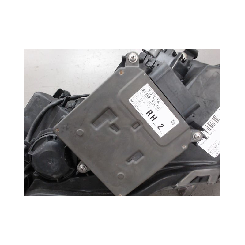 PHARE DROIT TOYOTA RAV4