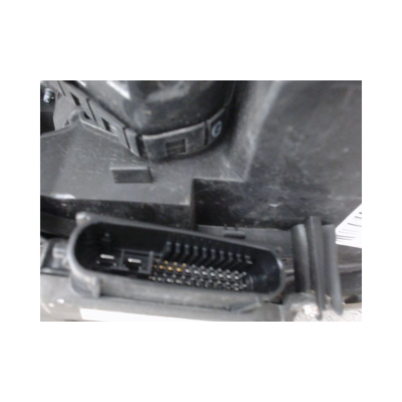 PHARE DROIT TOYOTA RAV4