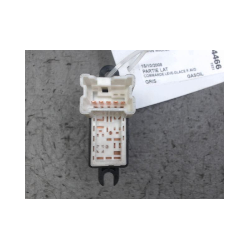 COMMANDE LEVE-GLACE PORTE AVD NISSAN MICRA