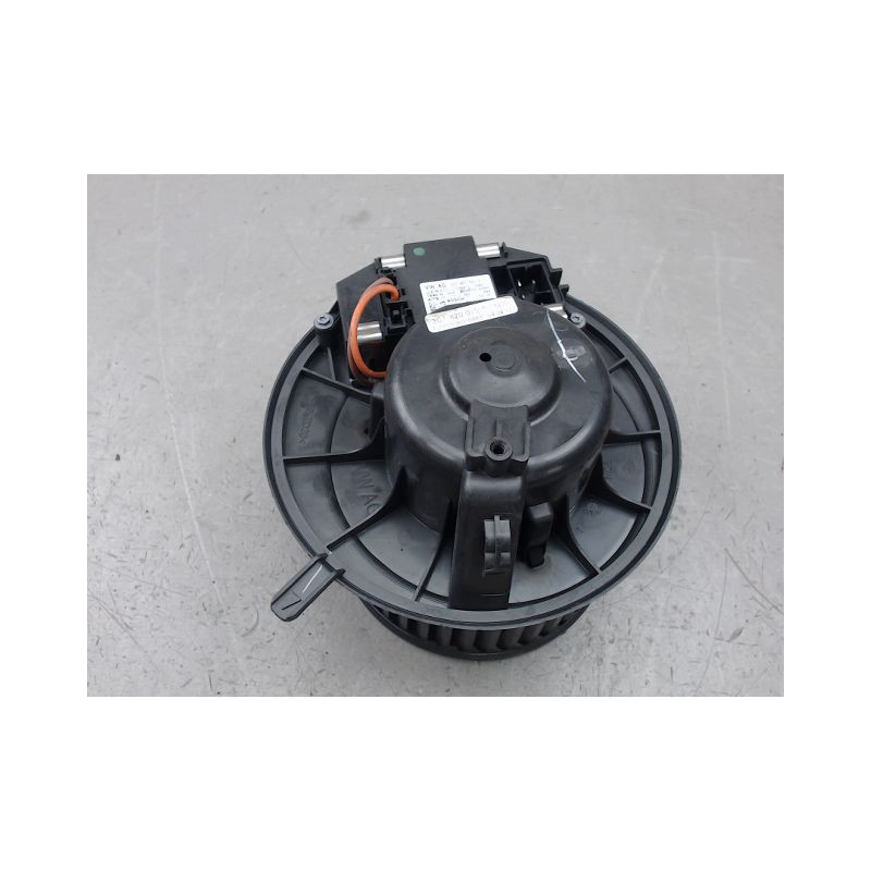 MOTEUR VENTILATEUR CHAUFFAGE VOLKSWAGEN TIGUAN
