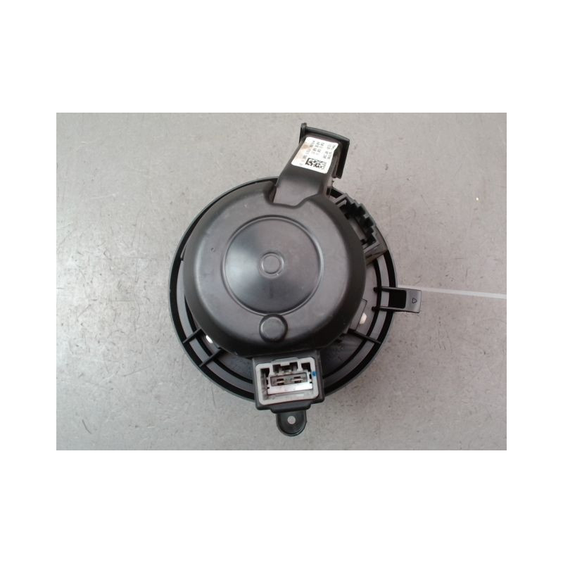 MOTEUR VENTILATEUR CHAUFFAGE RENAULT TWINGO III 2014-...