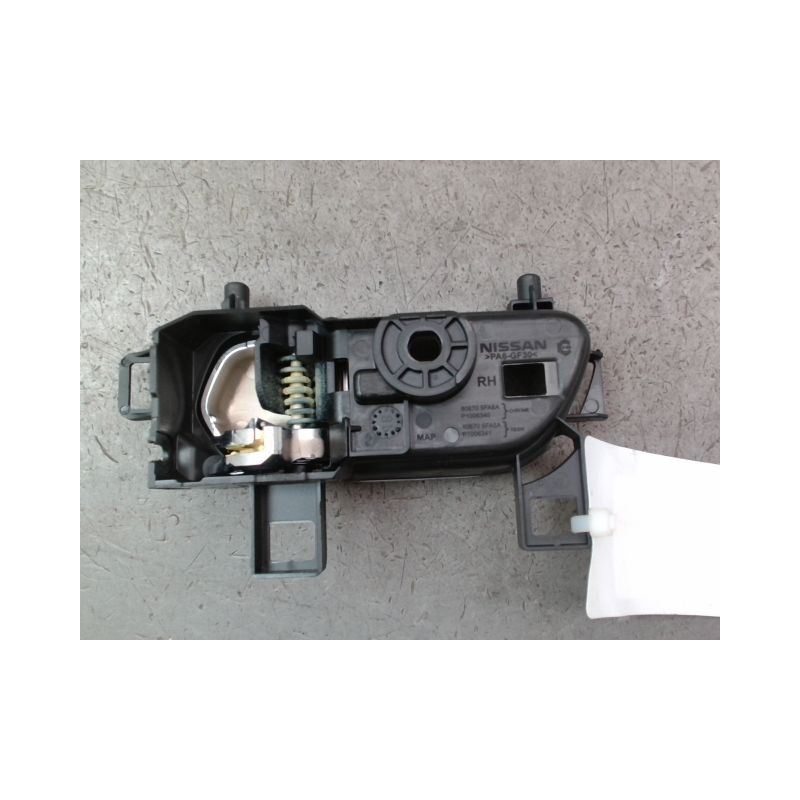 POIGNEE INTERIEURE PORTE AVANT DROIT NISSAN MICRA 2009-