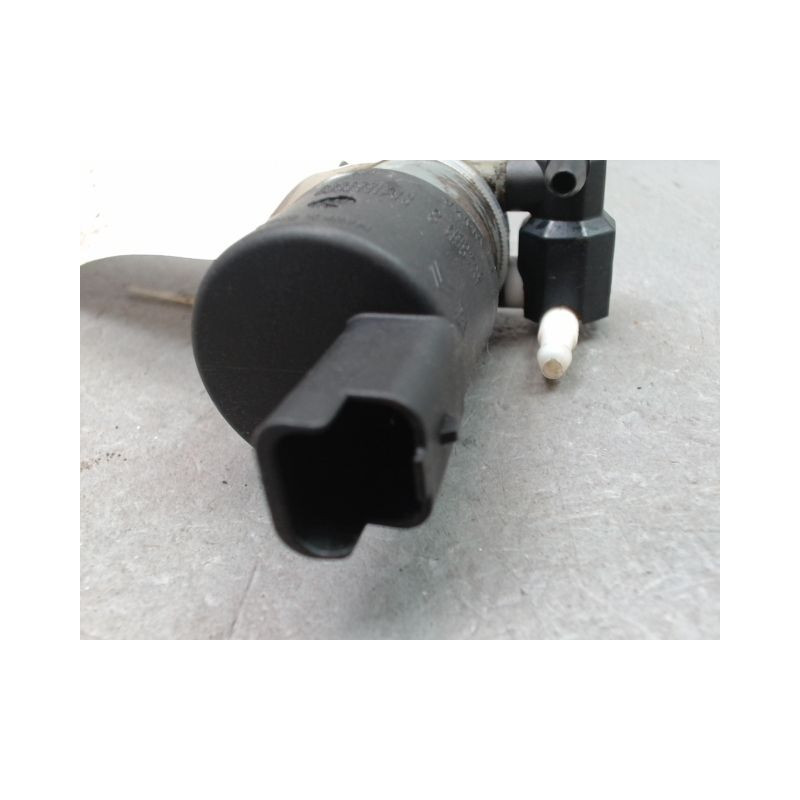 POMPE LAVE-GLACE AVANT DACIA SANDERO I 2008-2012