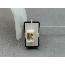 COMMANDE LEVE-GLACE PORTE AVD FIAT 500X