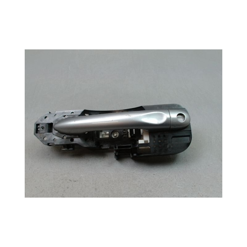 POIGNEE EXTERIEURE PORTE AVANT GAUCHE RENAULT SCENIC MONOSP. III Phase 1 2009-2011