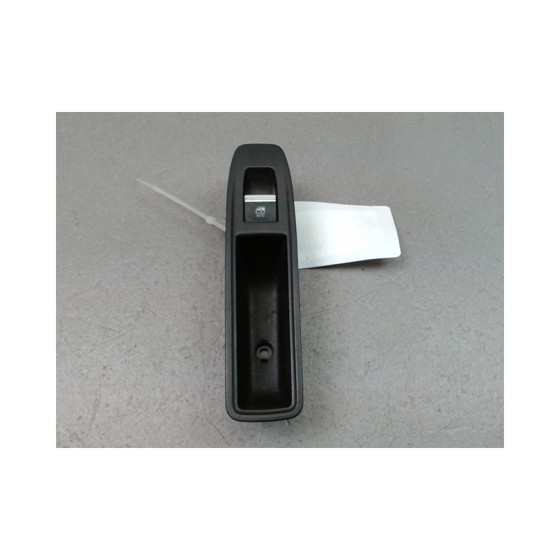 COMMANDE LEVE-GLACE PORTE ARG RENAULT CAPTUR