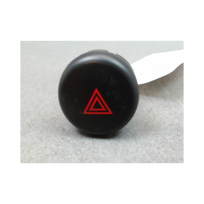 BOUTON DE WARNING NISSAN JUKE Phase 2 2014-...
