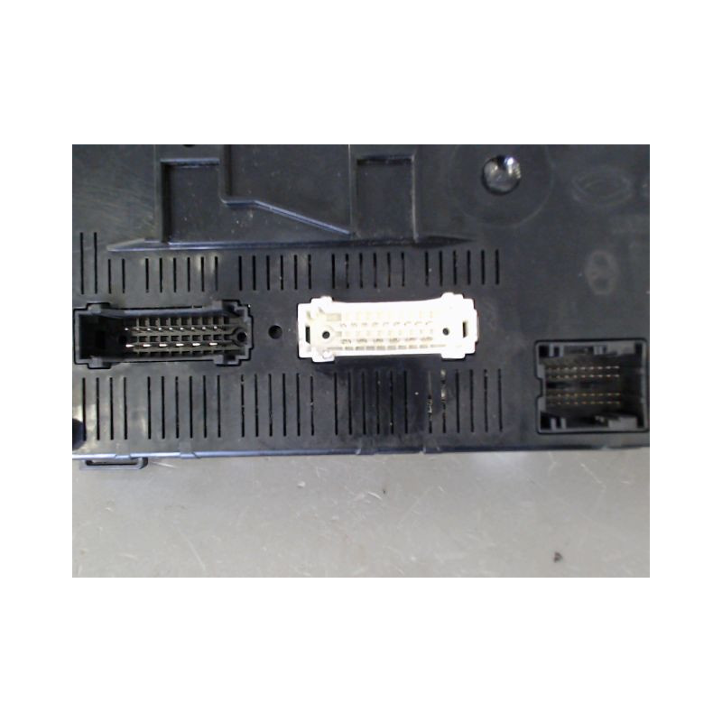 BOITIER GESTION HABITACLE RENAULT CLIO