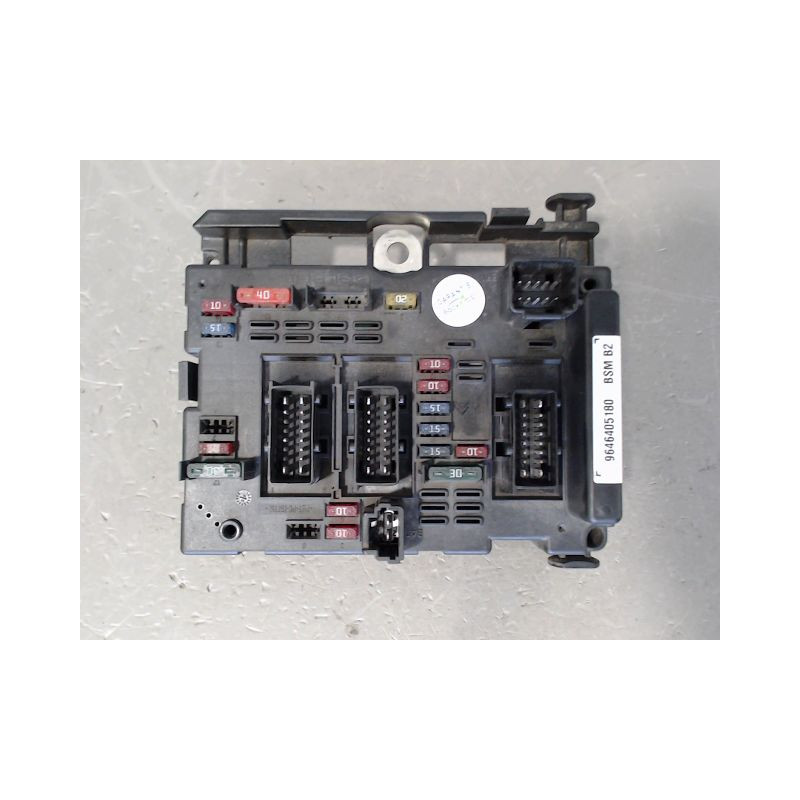 BOITE A FUSIBLES PEUGEOT 307