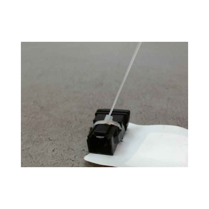 BOUTON DE WARNING FORD FIESTA 2010-
