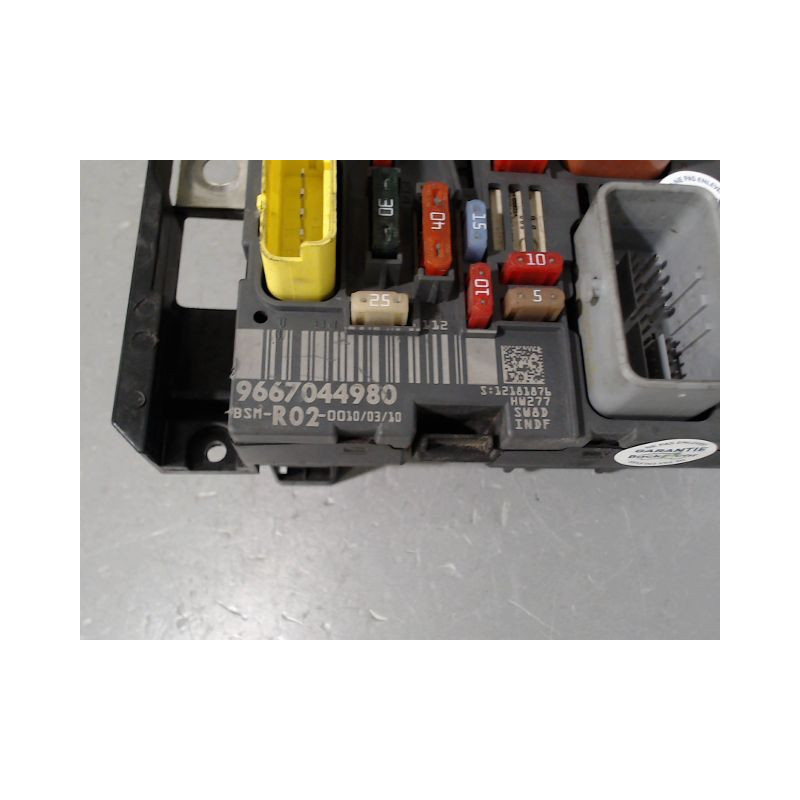 BOITE A FUSIBLES PEUGEOT 5008