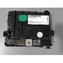 BOITE A FUSIBLES PEUGEOT 5008