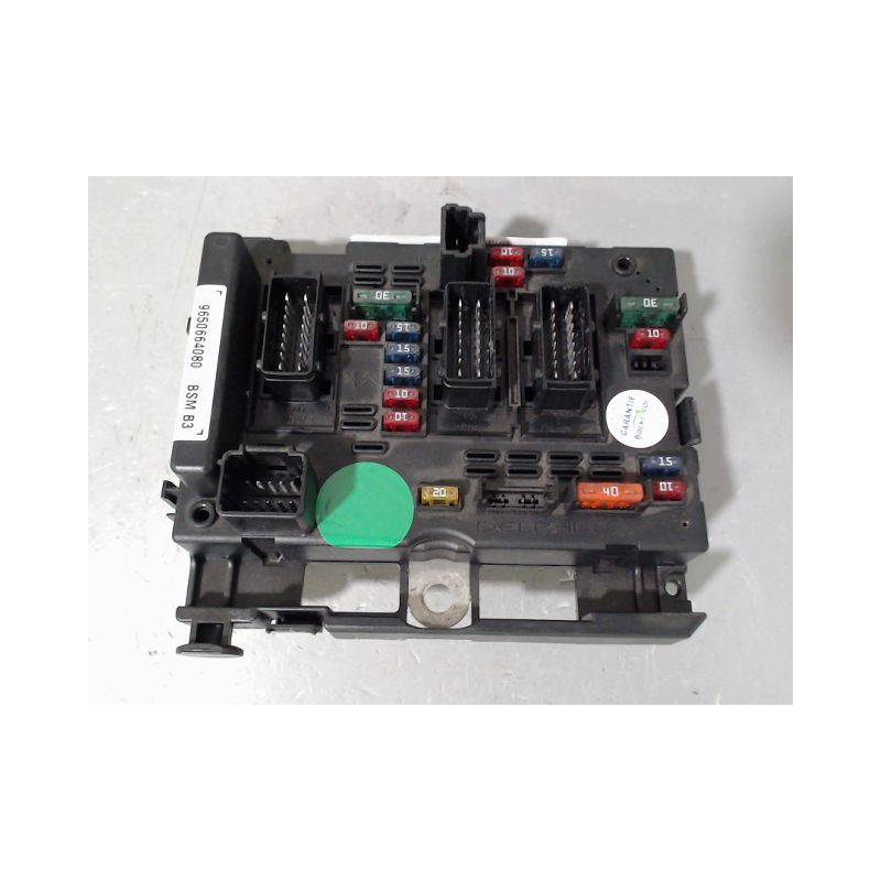 BOITE A FUSIBLES PEUGEOT 206