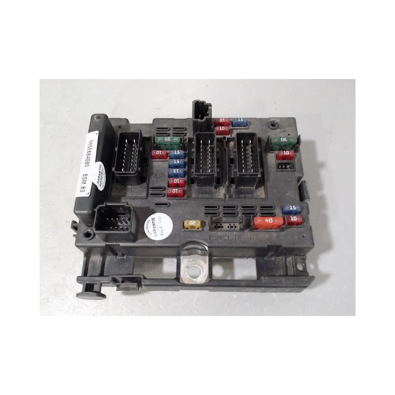 BOITE A FUSIBLES PEUGEOT 307