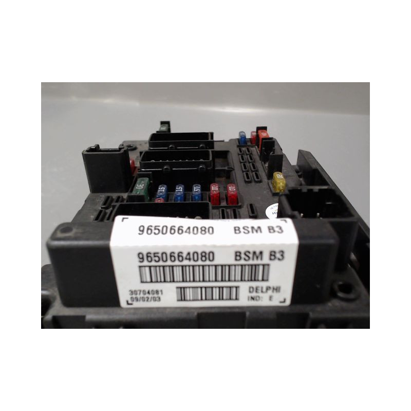 BOITE A FUSIBLES PEUGEOT 307