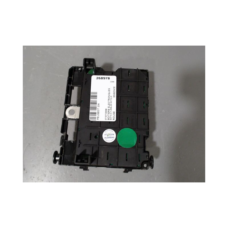 BOITE A FUSIBLES PEUGEOT 206