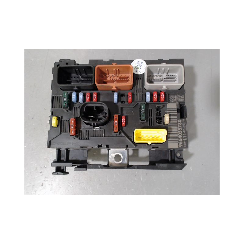 BOITE A FUSIBLES PEUGEOT 207