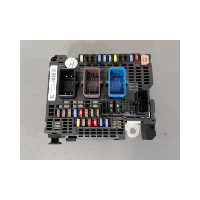 BOITE A FUSIBLES PEUGEOT 3008 2009-