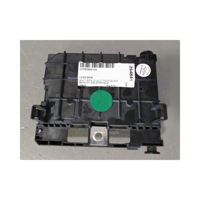 BOITE A FUSIBLES CITROEN C4