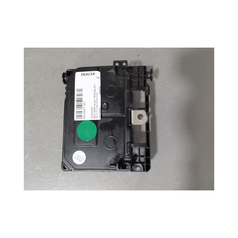 BOITE A FUSIBLES PEUGEOT 407