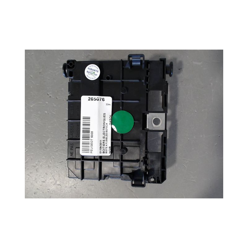 BOITE A FUSIBLES PEUGEOT 5008