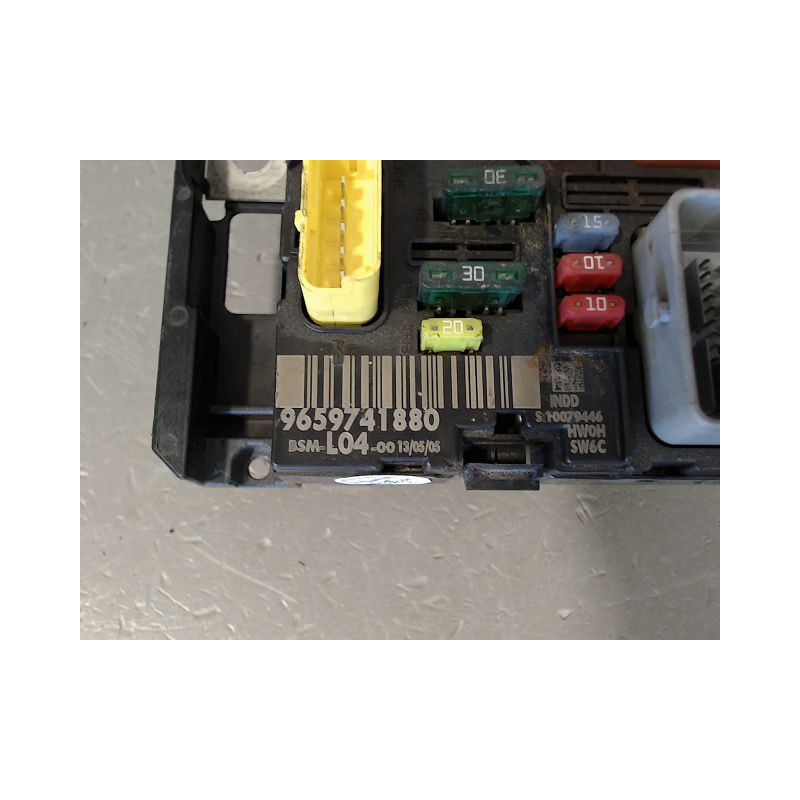 BOITE A FUSIBLES PEUGEOT 307 CC 03-05