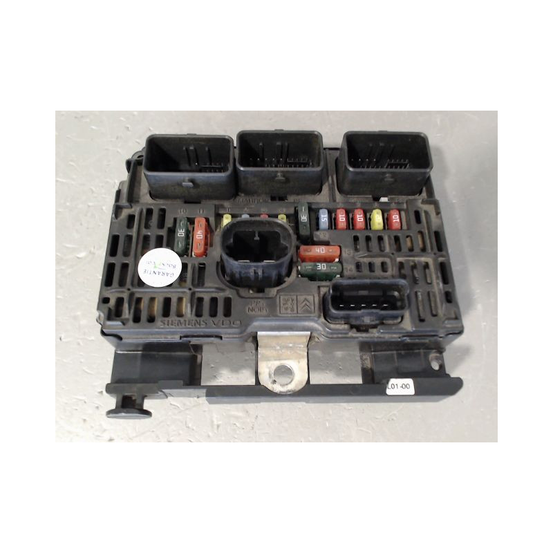BOITE A FUSIBLES PEUGEOT 407