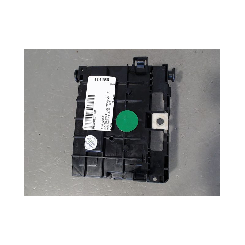 BOITE A FUSIBLES PEUGEOT 307