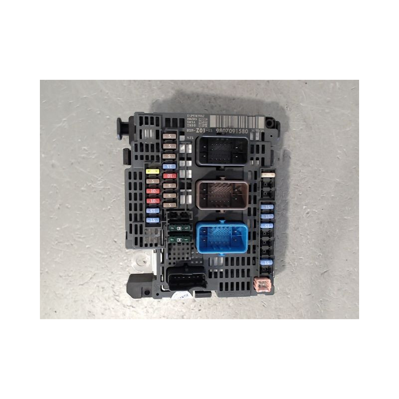 BOITE A FUSIBLES PEUGEOT 308 2011-