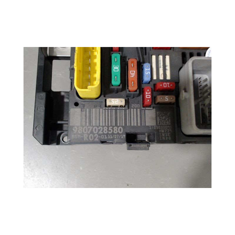 BOITE A FUSIBLES PEUGEOT 3008