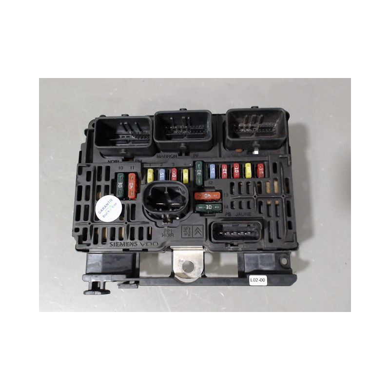 BOITE A FUSIBLES PEUGEOT 407
