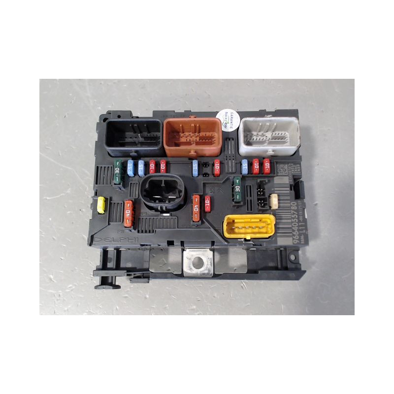 BOITE A FUSIBLES PEUGEOT 207 CC