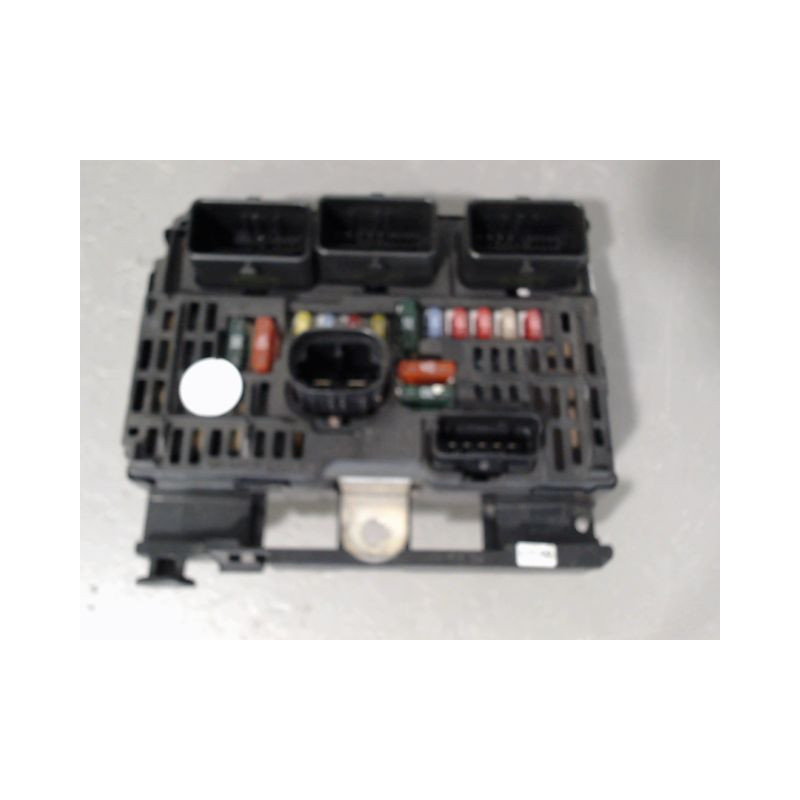 BOITE A FUSIBLES CITROEN C4