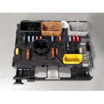 BOITE A FUSIBLES PEUGEOT 207 3P