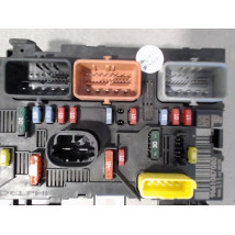 BOITE A FUSIBLES PEUGEOT 307 SW 02-05