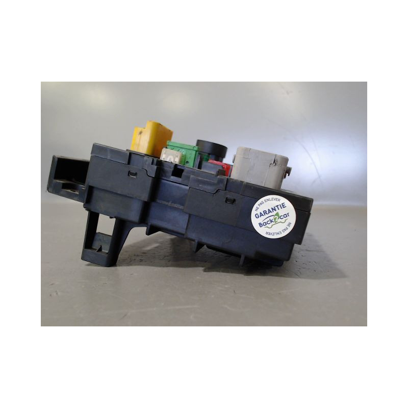 BOITE A FUSIBLES PEUGEOT 307 SW 2005-