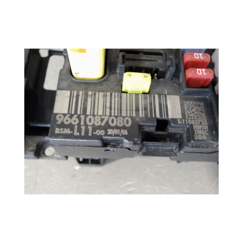BOITE A FUSIBLES PEUGEOT 307 SW 2005-