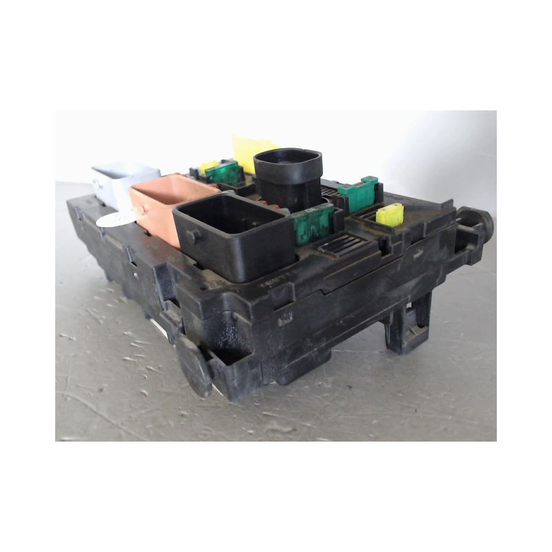 BOITE A FUSIBLES PEUGEOT 307 2005-2007