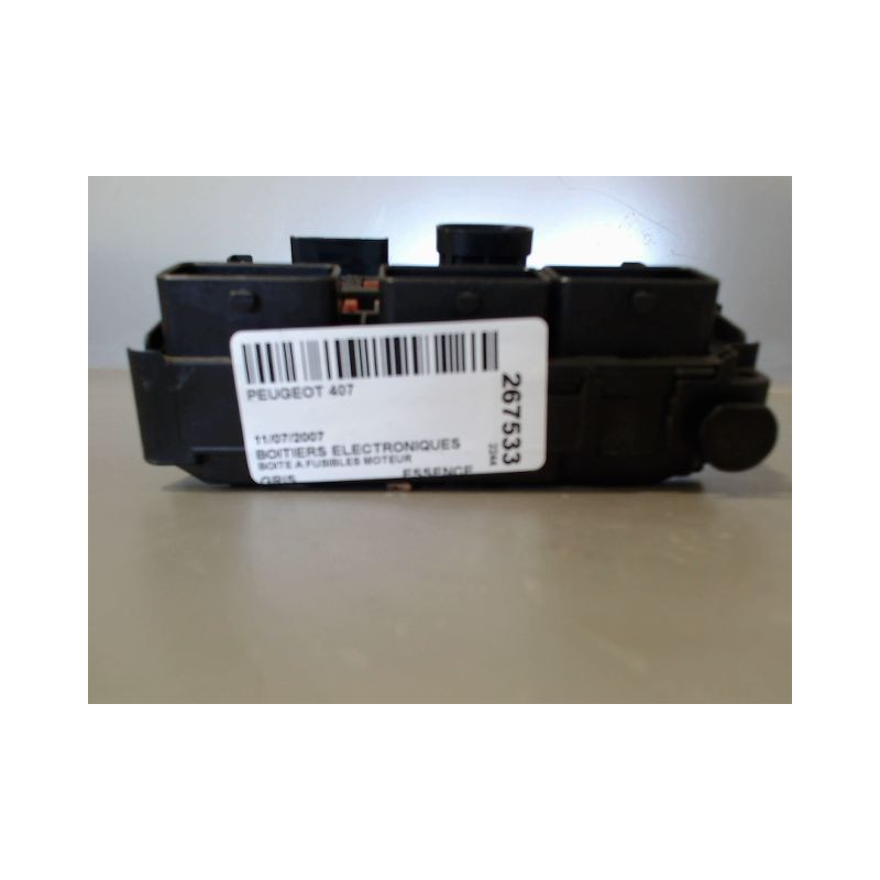 BOITE A FUSIBLES PEUGEOT 407